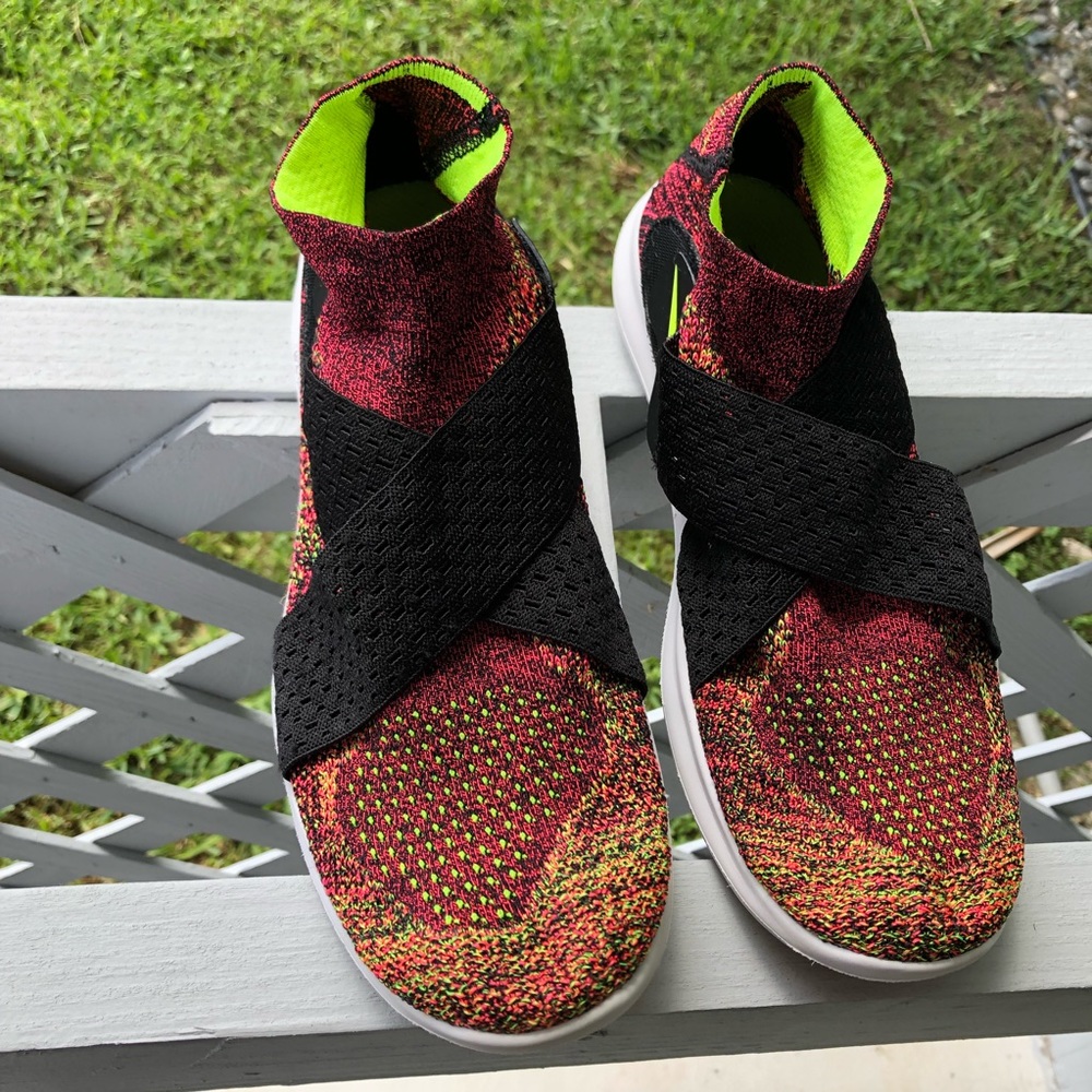 Nike Free Running Shoe Size 8